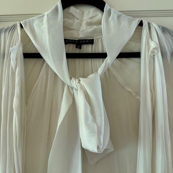 Shin Choi Blouse - Picture 2 of 3